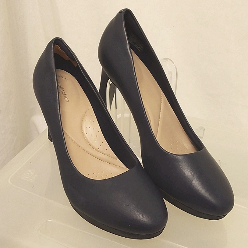 Clarks Collection Navy Blue Ambyr Joy Size 9
